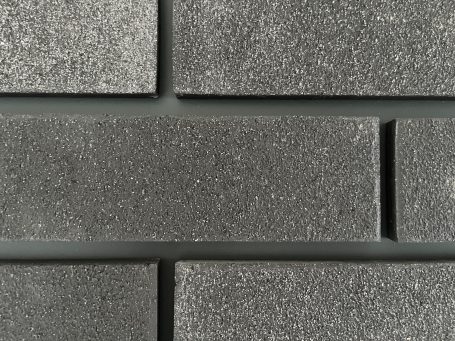Farbmuster von dunklem grauen Klinkerriemchen